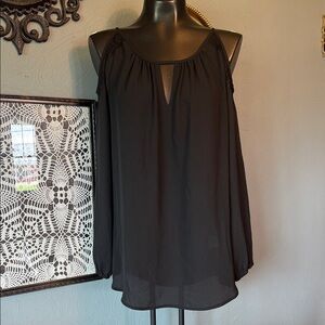 Simply Styled Black Long-Sleeve Cold-Shoulder Tunic